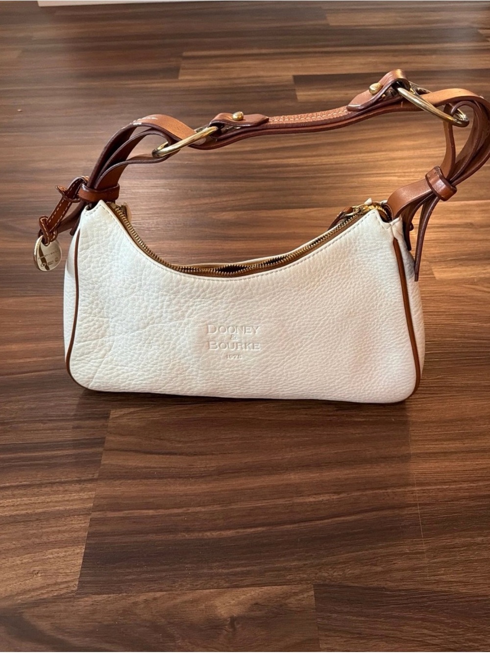 Dooney & Bourke white 1975 pebble leather small shoulder purse
